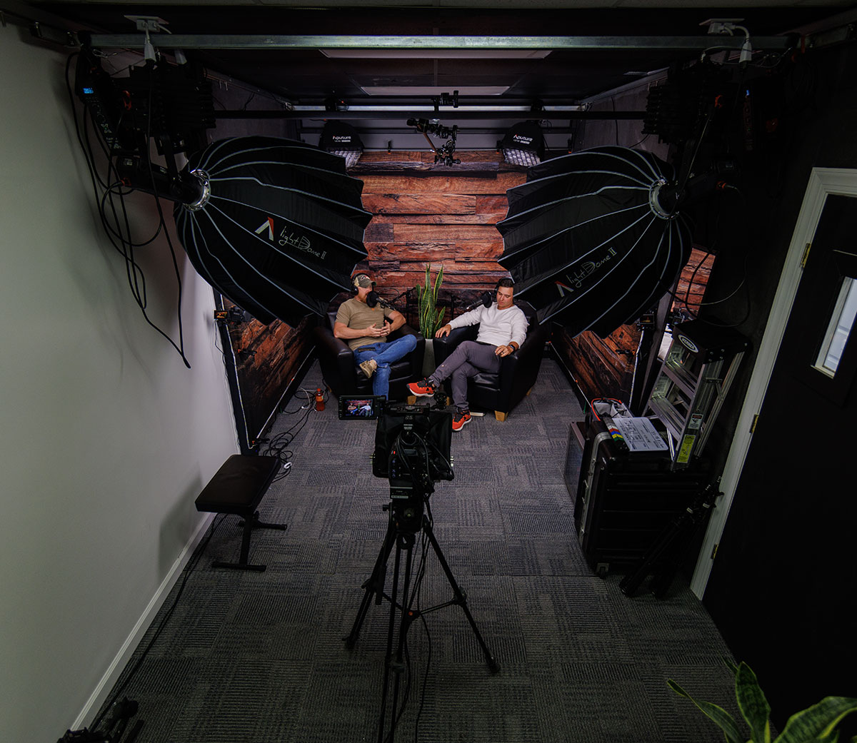 studio-holey-man-bts-1_200kb
